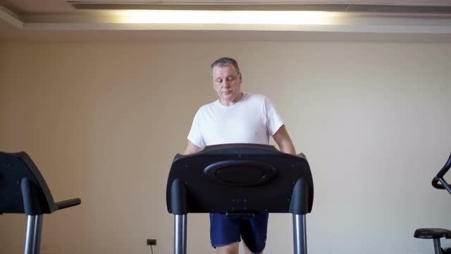 middle-age-men-workout