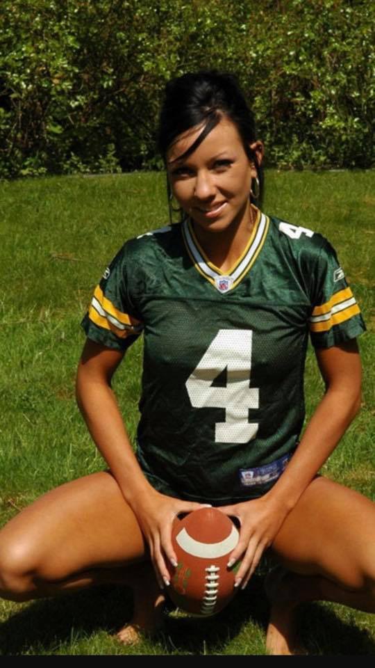 Grab Your Football And Score With These Sexy Nfl Girls The Old Man Club