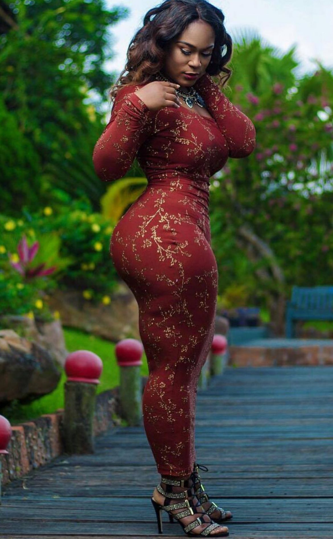 These Voluptuous Women Have More Curves Than A Formula One The Old